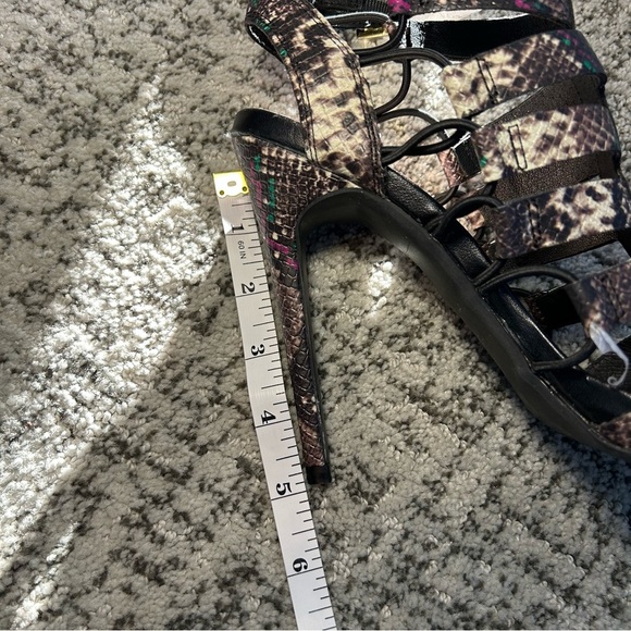 Steve Madden Prefixx Multi-Colored Snakeskin Print Strappy Peep Toe Heels Size 8 - Picture 11 of 15